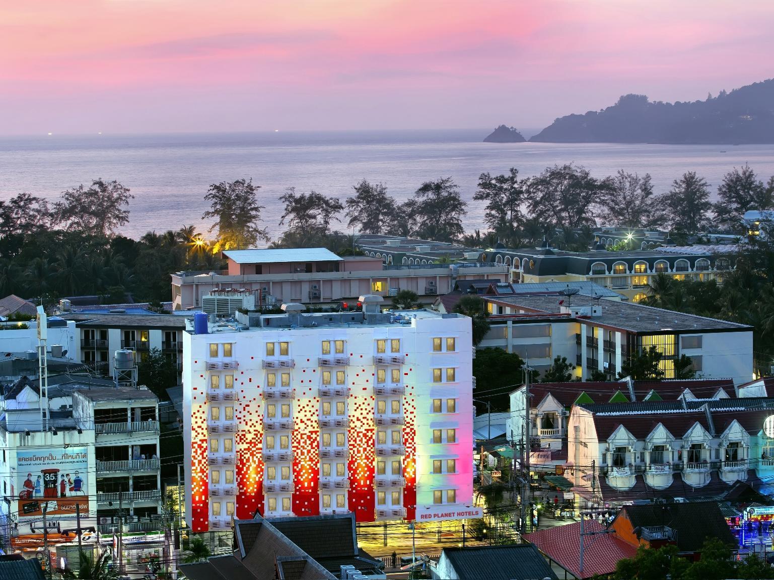 Hotel Red Planet Phuket Patong Exterior foto