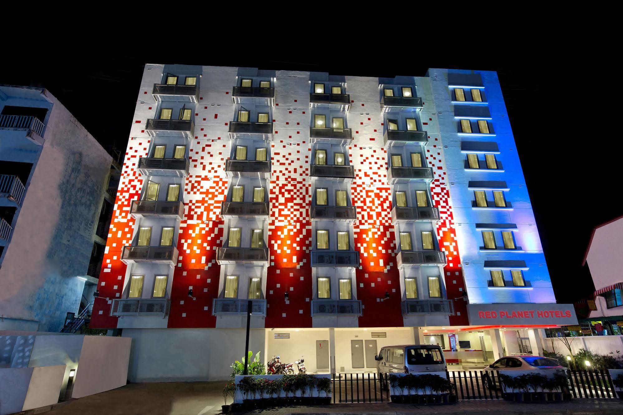 Hotel Red Planet Phuket Patong Exterior foto