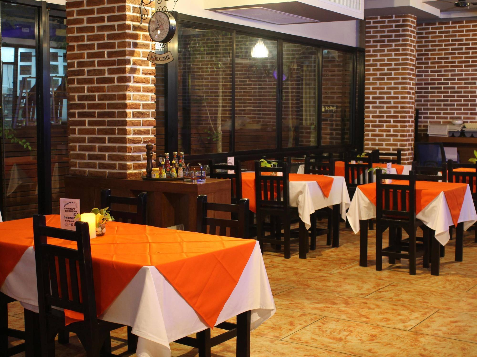 Hotel Red Planet Phuket Patong Exterior foto