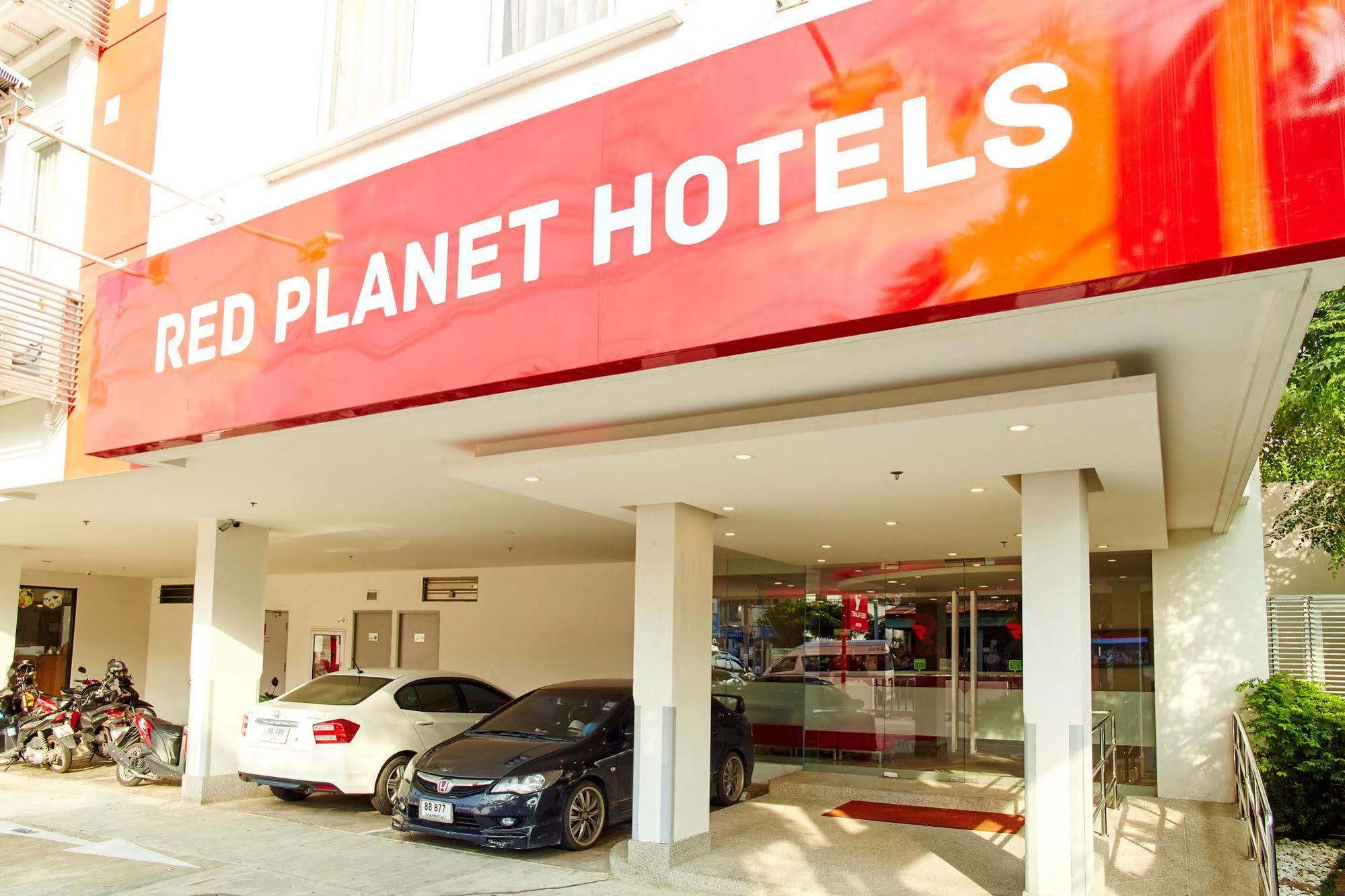 Hotel Red Planet Phuket Patong Exterior foto